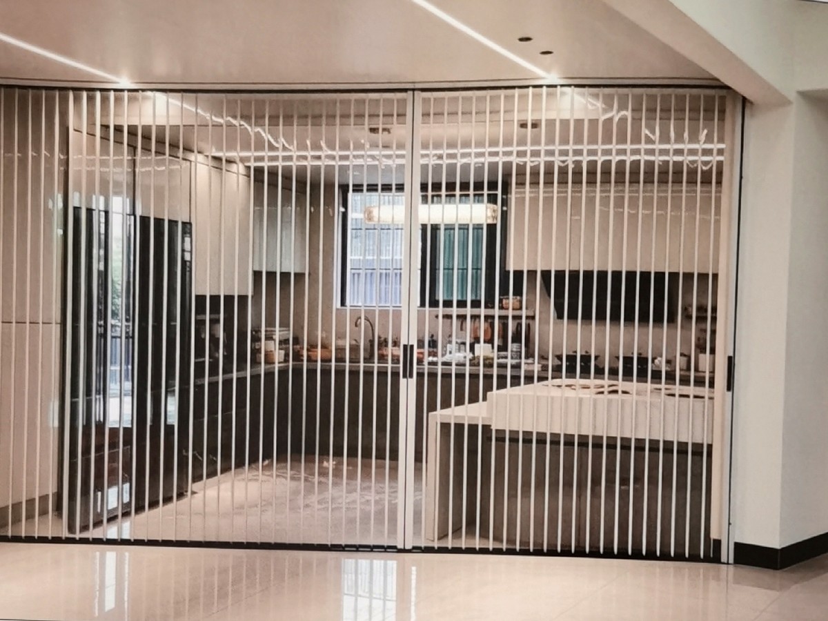 Crystal-Panel Folding Door