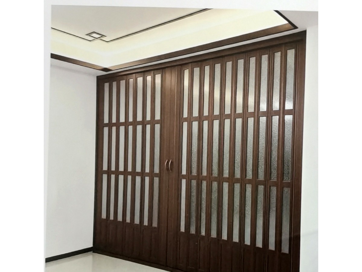 Heavy-Duty PVC Folding Door
